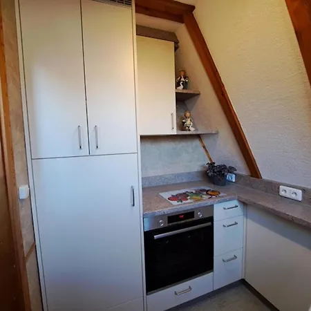 Cosy With Garden, Cleaning Included Holiday home *