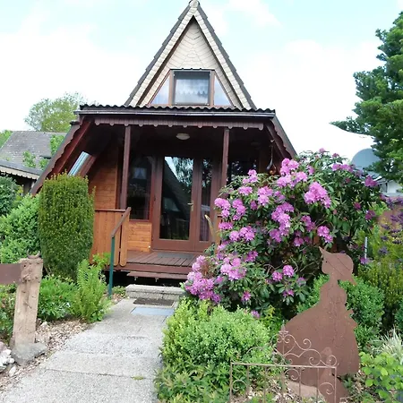 Holiday home Cosy With Garden, Cleaning Included *